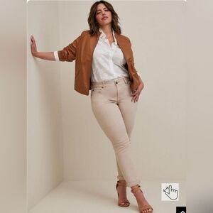 TORRID 12 R Boyfriend Straight Vintage Stretch Mid-Rise Jean tan